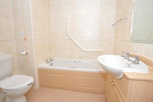Family Bathroom- click for photo gallery